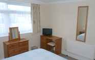 Bedroom 7 2-bed Flat With Superfast Wi-fi DW Lettings 9WW