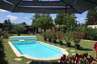 Swimming Pool Bed & Breakfast Les Tignoliers