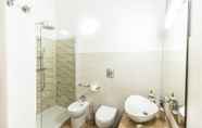 Toilet Kamar 6 Brutia Mom&Son