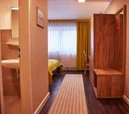 Bedroom 5 Joos Hotel