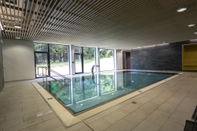 Swimming Pool Hotel Ski