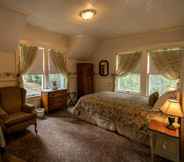 Kamar Tidur 7 McCloud River B&B