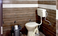 Toilet Kamar 2 Hotel Zorba