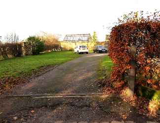 Exterior 2 Country School Cottage near Harwood