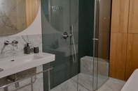 In-room Bathroom Praha Design Suite