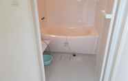 Toilet Kamar 7 Guest House Poseidon