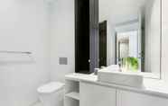 Toilet Kamar 7 St Leonards Self-Contained Apart 803 NOR