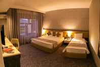 Bedroom Parkway inn Hotel & Spa
