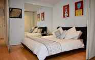 Kamar Tidur 5 Spacious 1 Bedroom Apartment in the Heart of Melbourne's CBD