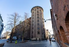Others 6 Sanders Tower - Chic 2-bdr Apt w City View