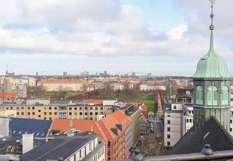 Others Sanders Tower - Cozy 2-bdr Apt w City View