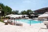 Swimming Pool Hotel Ristorante Iapalucci