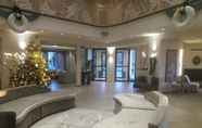 Lobby 4 Emerald Suites