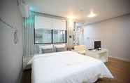 Bedroom 4 Cheonan Hound Hotel