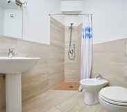 In-room Bathroom 7 Appartamento Napoleone ed Il Mare