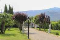 Nearby View and Attractions Albero Del Pepe 2