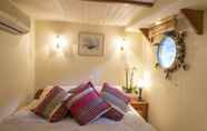 Bedroom 5 Barge Tango