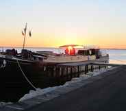 Nearby View and Attractions 2 Barge Tango