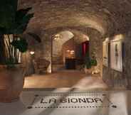 Lobby 2 La Bionda