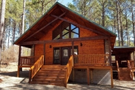 Bedroom Ace in the Hole Cabin in the Wood With Hot Tub and Fireplace by Redawning