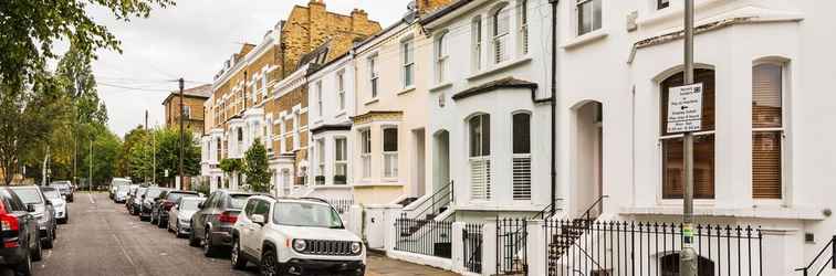 Exterior Elegant Family Home near Wandsworth Common