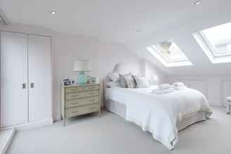 Bedroom 4 Elegant Family Home near Wandsworth Common