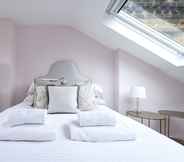 Bedroom 7 Elegant Family Home near Wandsworth Common