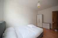 Bedroom Central London 2BR Apartment in Waterloo