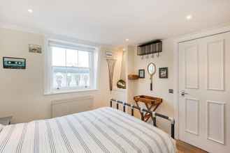 Kamar Tidur 4 Lovely 1BR Flat Walk to Hyde Park