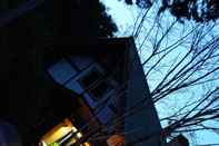 Exterior Shimano Log House