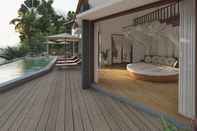 สระว่ายน้ำ Keliki Luxury Lodge