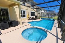 Entertainment Facility Beautiful Golf Course View Spa & Pool! 6 Bedroom Villa by Redawning
