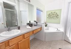 In-room Bathroom 4 Great Only 8 Miles To Disney! 4 Bedroom Villa by Redawning