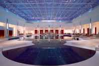 Swimming Pool Wyndham Grand Tianjin Jingjin City