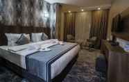 Bedroom 4 Istanbul Airport Express Hotel