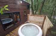 Fasilitas Hiburan 2 Tiny House Hot Tub