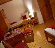 Phòng ngủ 7 Hotel Jägerhof Wörthersee - Only Adults