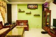 Bar, Kafe dan Lounge City Corner B&B