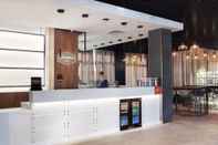 Lobi Hampton by Hilton London Ealing