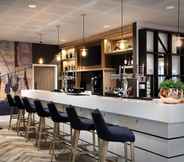 Bar, Cafe and Lounge 4 Hampton by Hilton London Ealing
