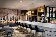 Quầy bar, cafe và phòng lounge Hampton by Hilton London Ealing