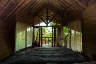 Bedroom 4 Hide Tumbuk Bamboo by Atharva Bali