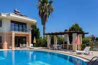 Swimming Pool The Wind Sycamore Holiday Villas in Belek