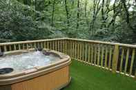 Entertainment Facility Bluestone Hot Tub