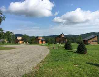 Exterior 2 Fat Sheep Farm & Cabins