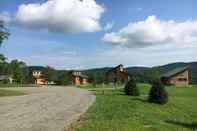 Exterior Fat Sheep Farm & Cabins