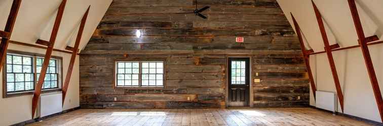 Lobby Fat Sheep Farm & Cabins