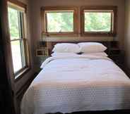 Bedroom 2 Fat Sheep Farm & Cabins