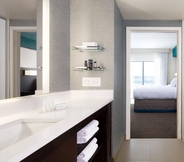 ห้องน้ำภายในห้อง 6 Residence Inn by Marriott Sacramento Davis