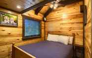 Bilik Tidur 4 Parker Creek Bend Cabins